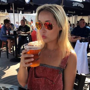 Meet your Posher, Casey